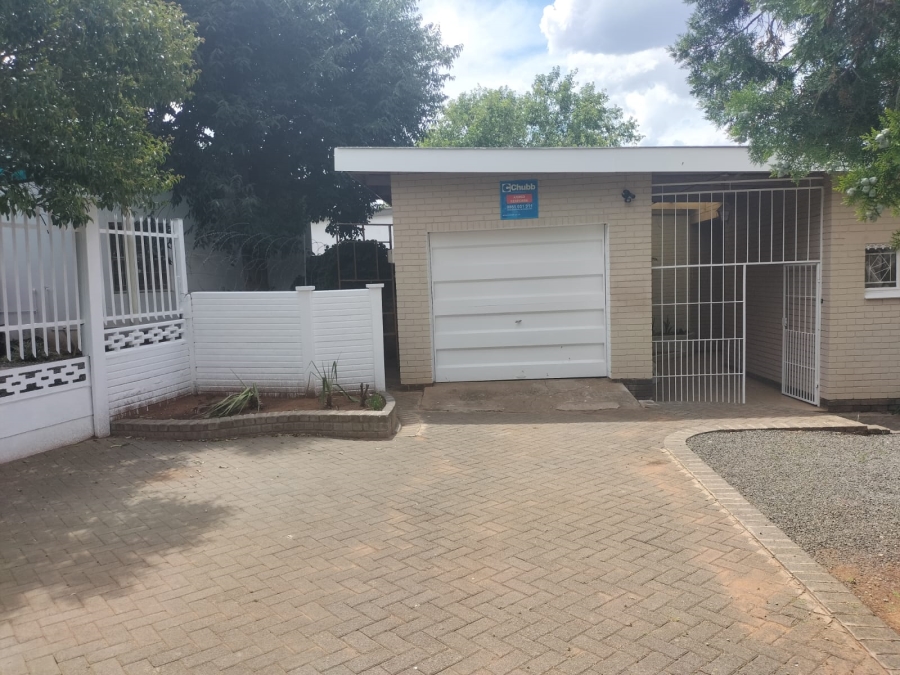 To Let 3 Bedroom Property for Rent in Generaal De Wet Free State